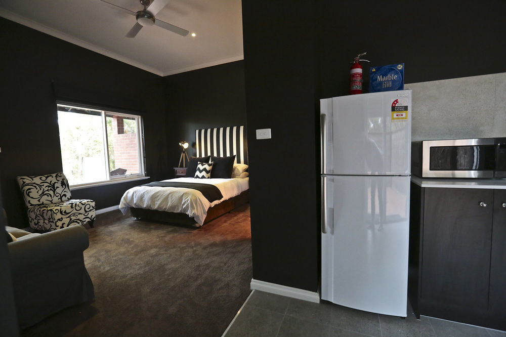 One Paddock Currency Creek Winery Villas Экстерьер фото
